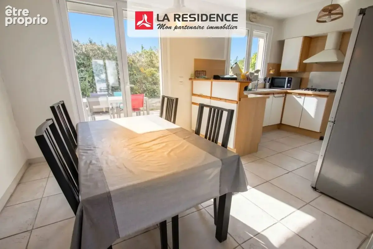 Maison 6 pièces 132 m² à vendre à Le Mesnil-Saint-Denis (78320) - photo 3