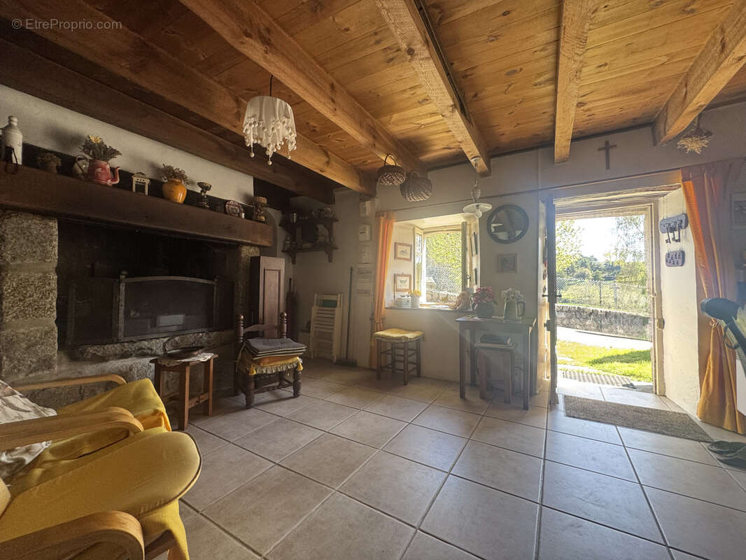 Maison à FONTANS