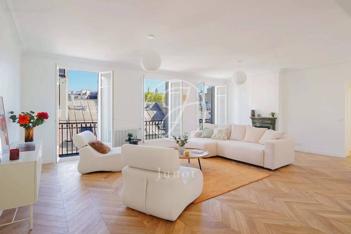 Appartement à PARIS-9E