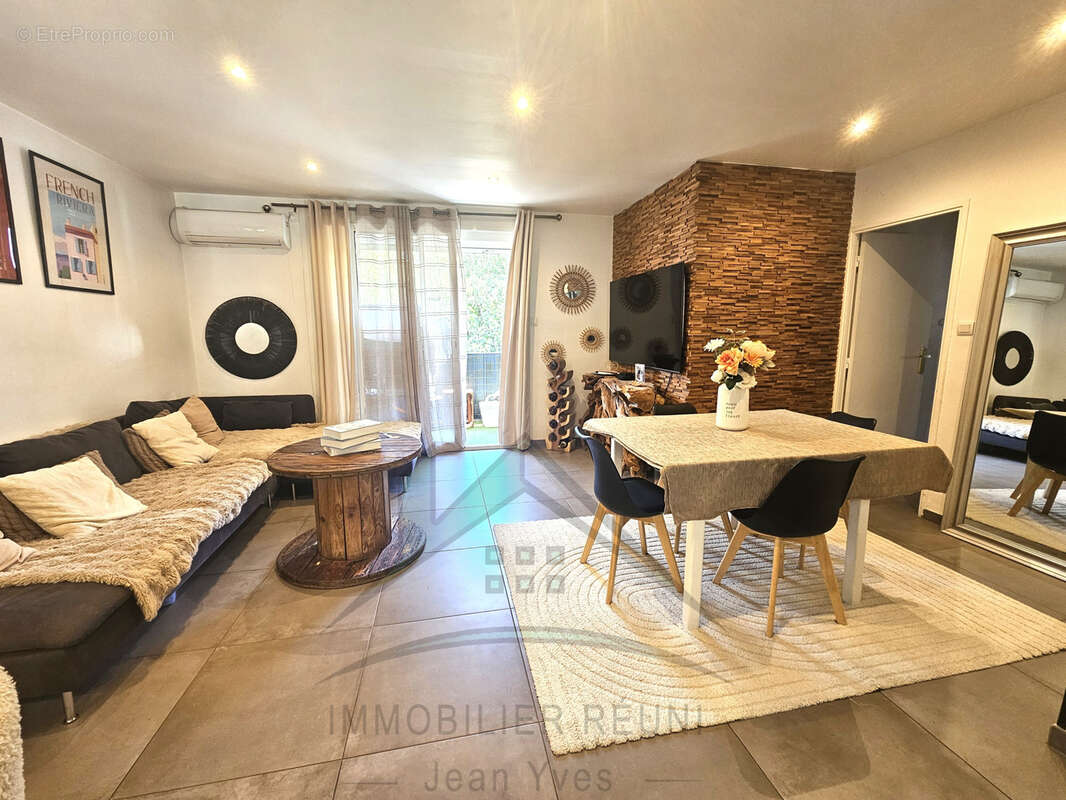 Un lieu atypique aux charmes incontestables ! 3 chambres   Garage   Cave   Jardin privatif - photo 7