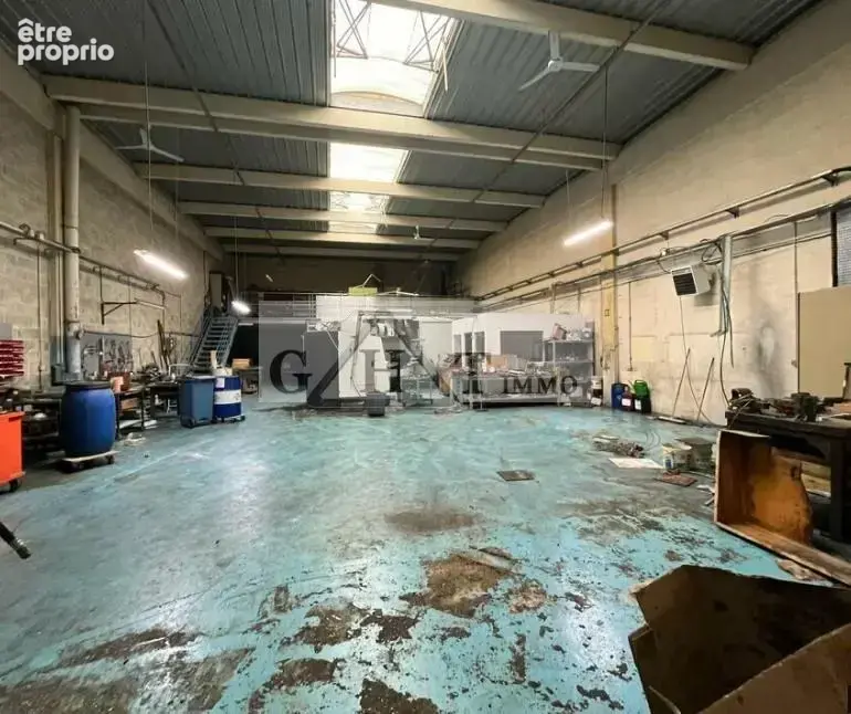Photo Commerce à Collegien au prix de 780 000€