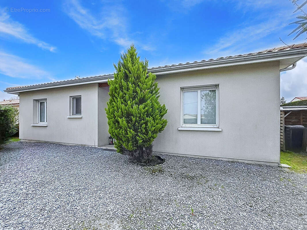 Maison à PAREMPUYRE