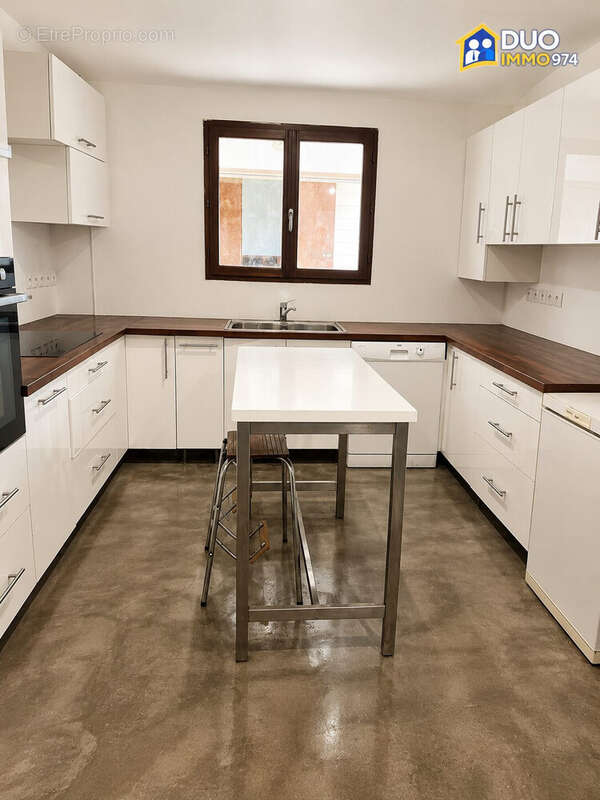 Maison 245 m² à La Possession  - photo 8
