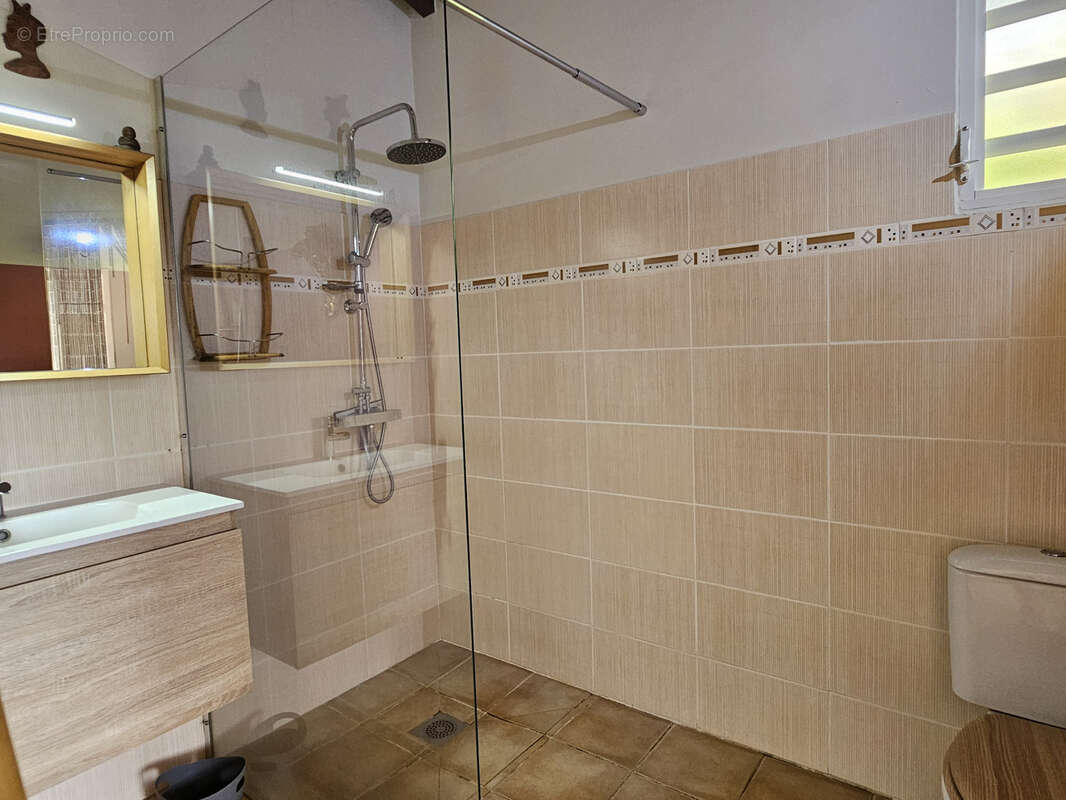 Maison à LES TROIS-ILETS