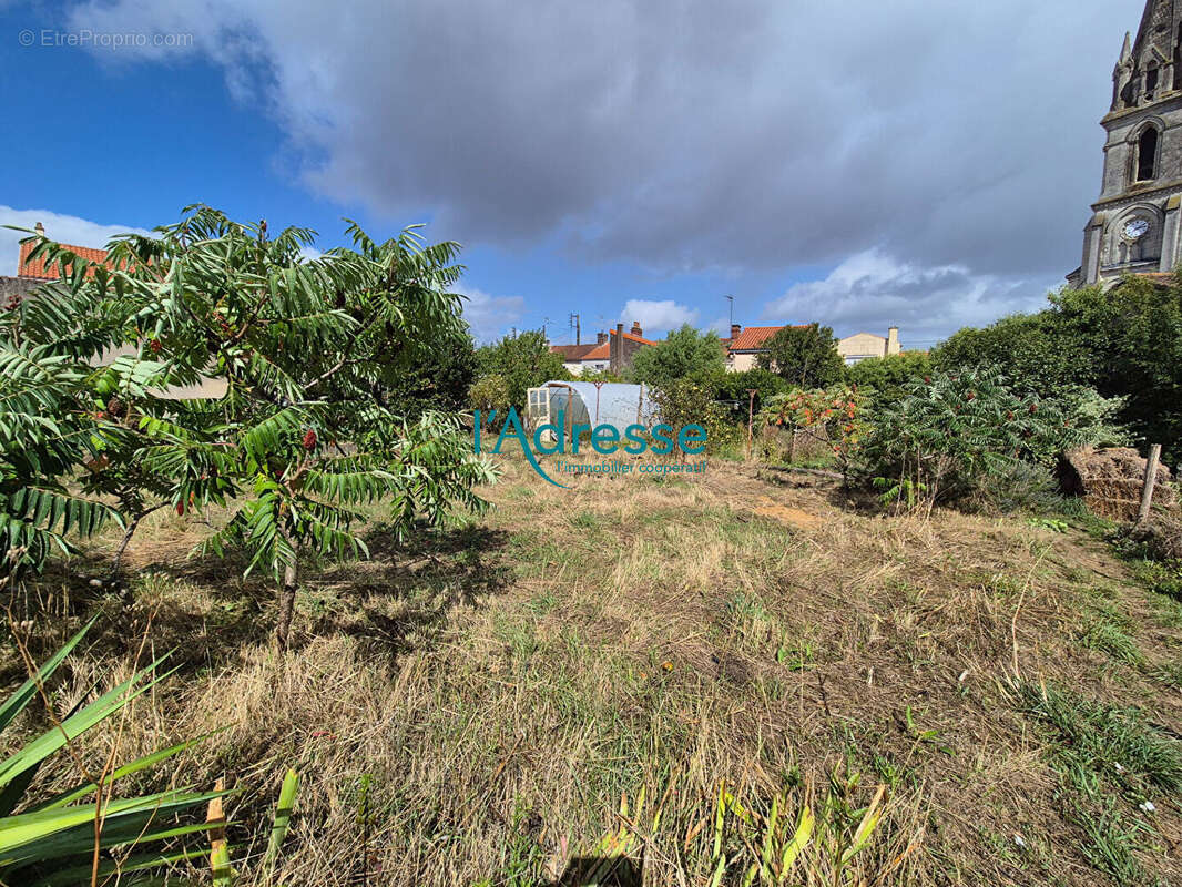 Maison à SAINT-REMY-EN-MAUGES
