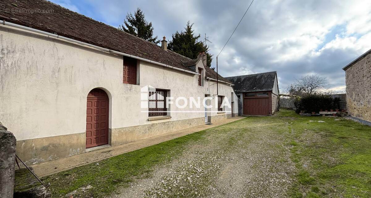 Maison à FRESNAY-SUR-SARTHE