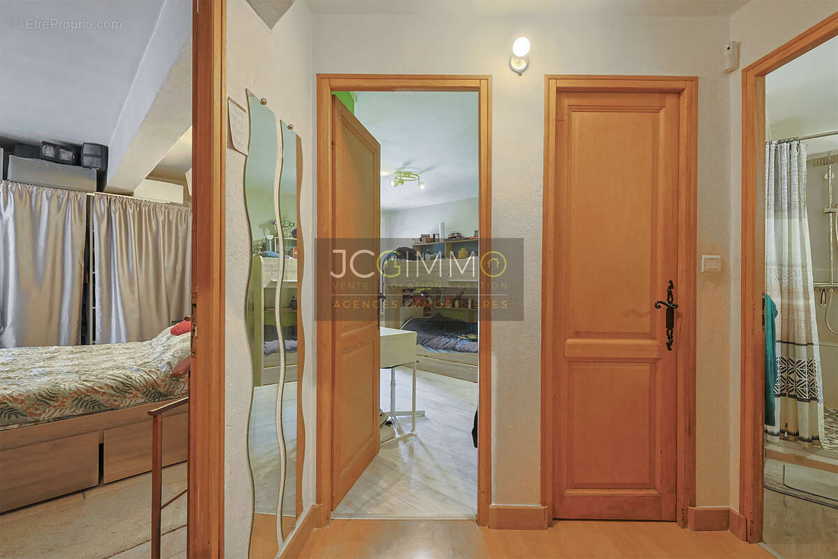 Appartement à CUERS