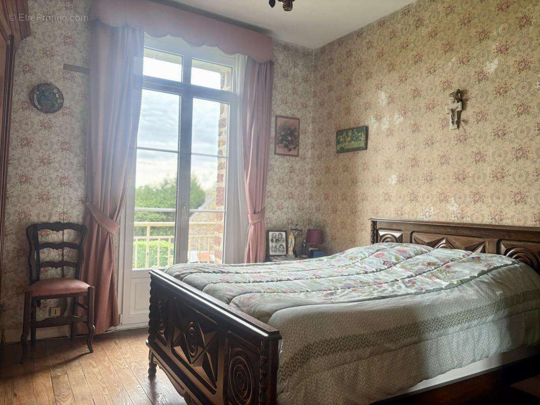 Maison à LE MESNIL-ROUXELIN