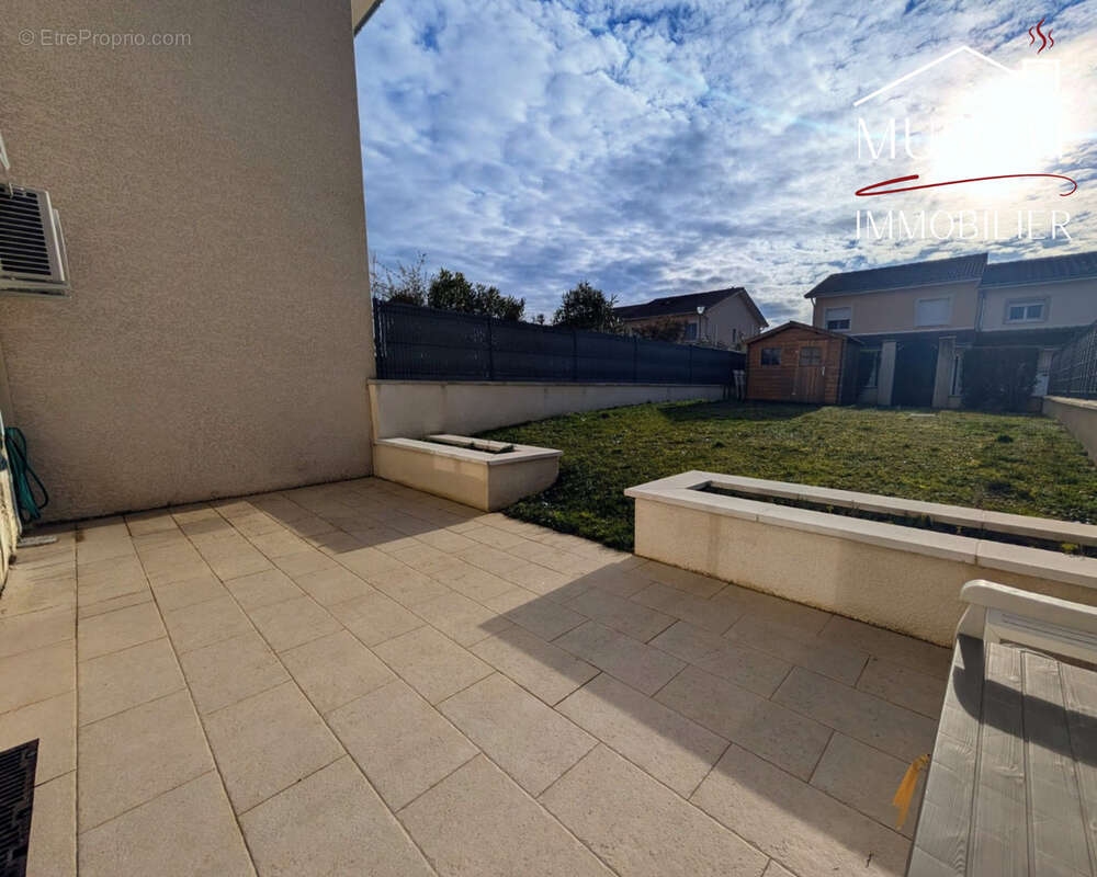 Maison à FRONTONAS