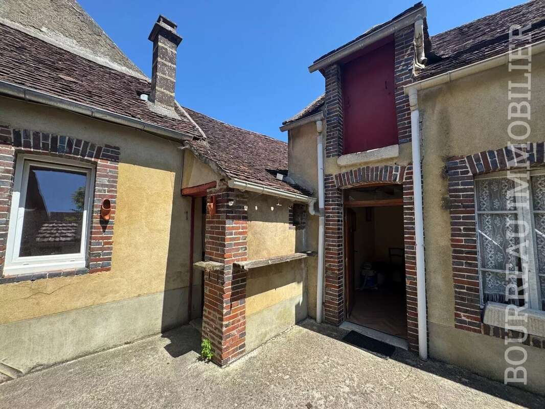 Maison à BRIENON-SUR-ARMANCON