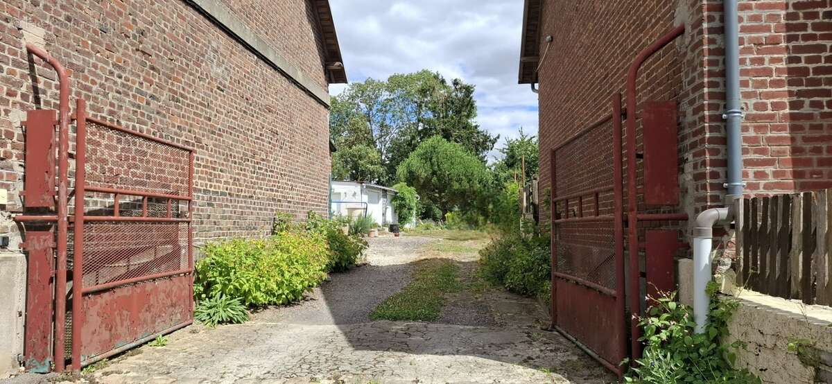 Maison indivuelle à vendre 6 pièces, Garage et Jardin ETREILLERS (02590) - photo 3
