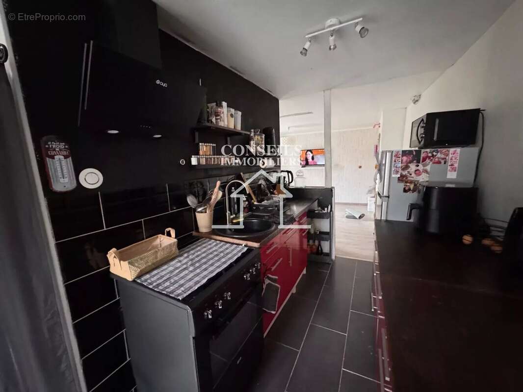 Maison à VILLENEUVE-SUR-YONNE