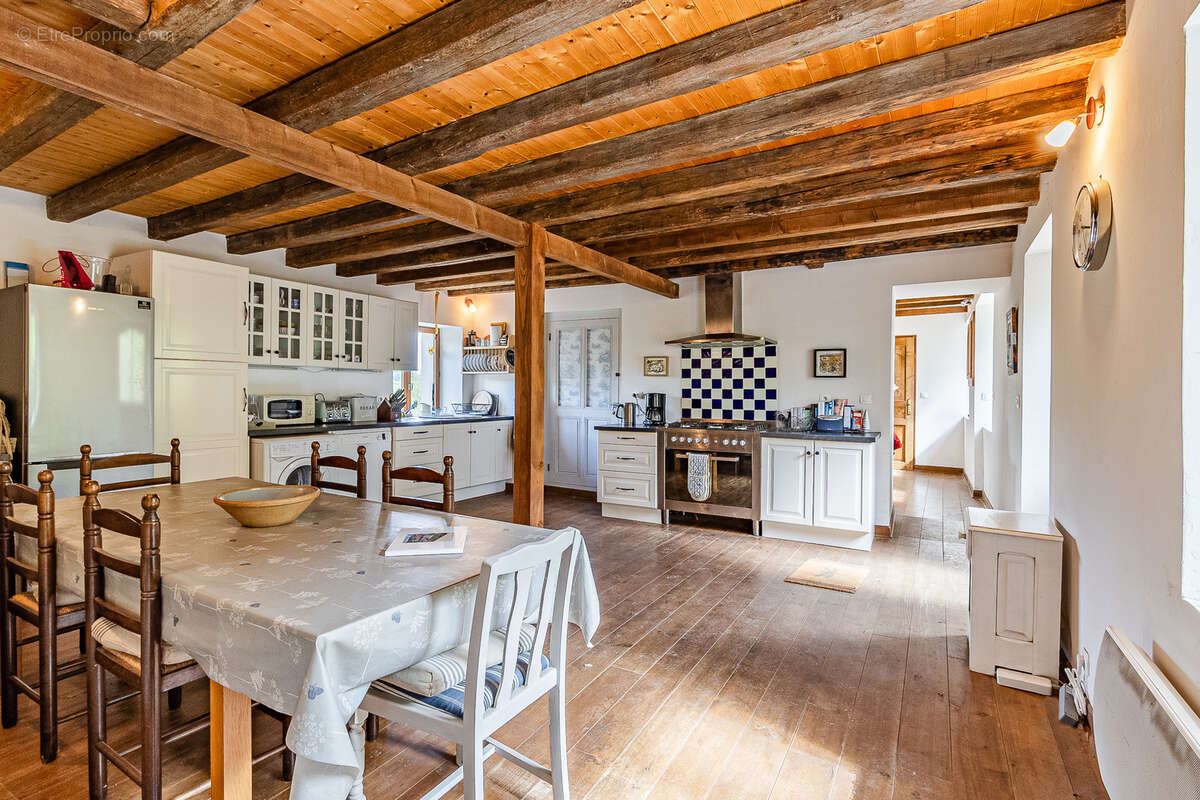 Maison à SAINT-JUST-D'AVRAY