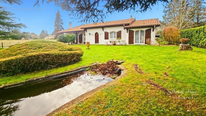 Maison à BLANQUEFORT