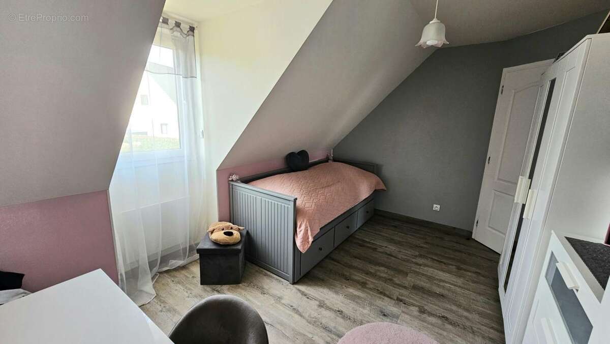 Maison à SAINT-ETIENNE-DU-ROUVRAY