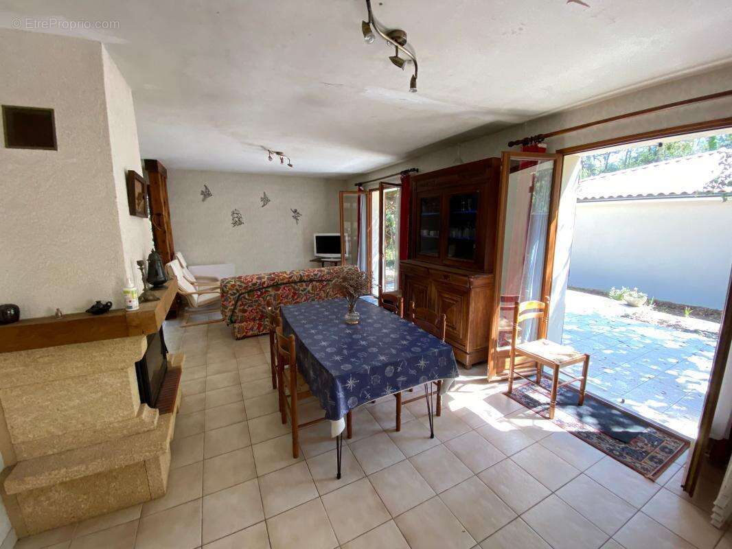 Maison à LES MATHES