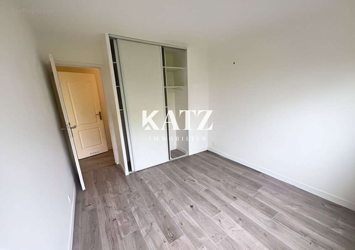 Appartement à PARIS-20E