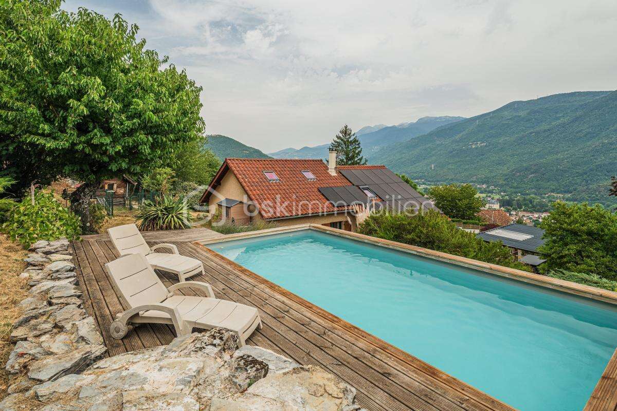  Maison familiale avec grand terrain, piscine et autonomie énergétique – Notre-Dame-de-Mésage Le Haut - photo 19