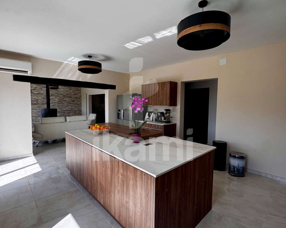 Maison familiale avec piscine sur 8 ha 58 - photo 7