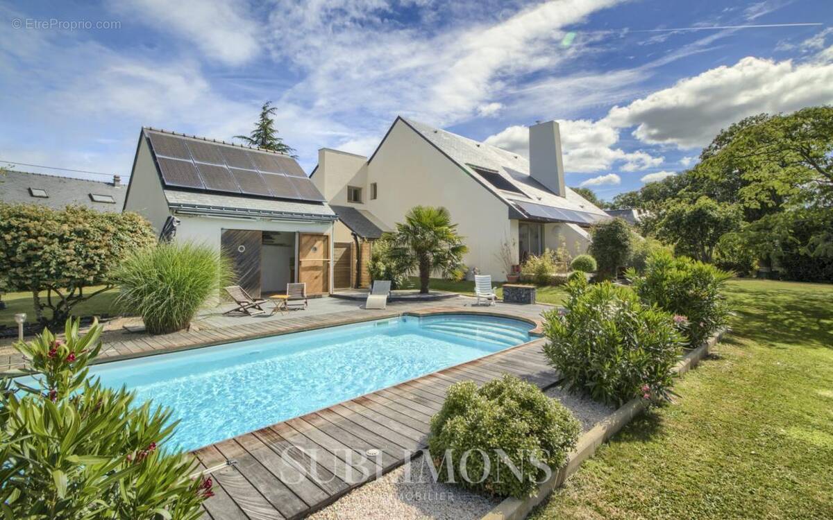 Maison à LA CHAPELLE-DES-MARAIS