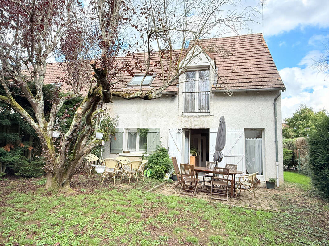 Maison à LA CHAUSSEE-SAINT-VICTOR