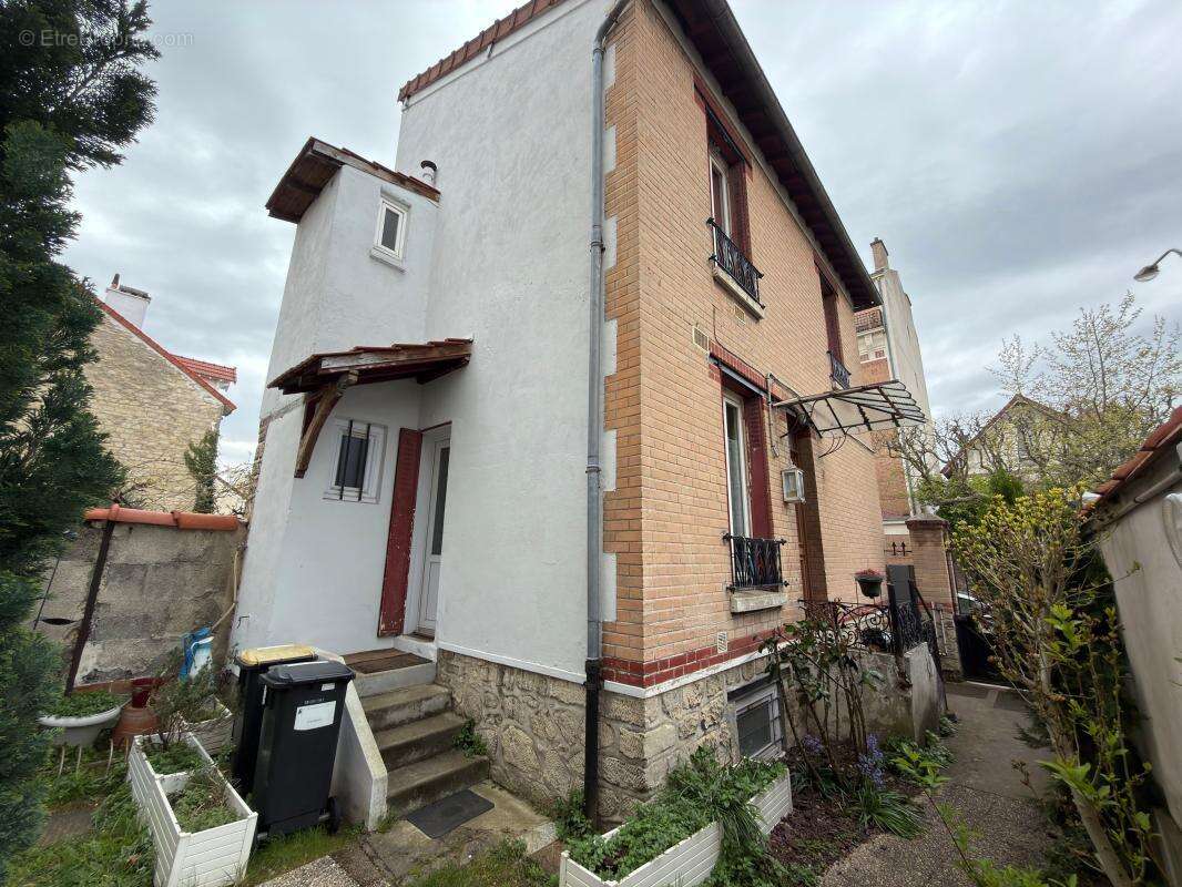 Maison à SAINT-MAUR-DES-FOSSES