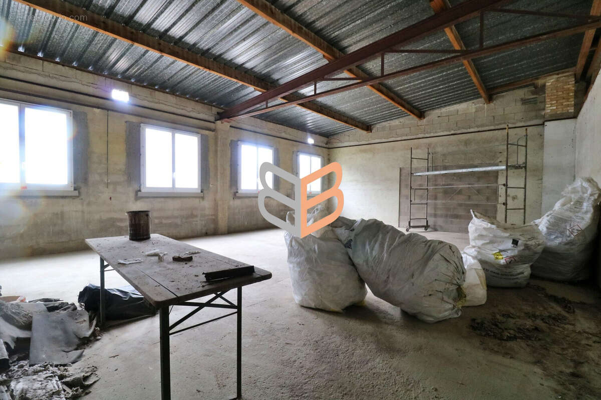 Commerce 984 m² à vendre à Montfaucon-D'argonne (55270) - photo 5