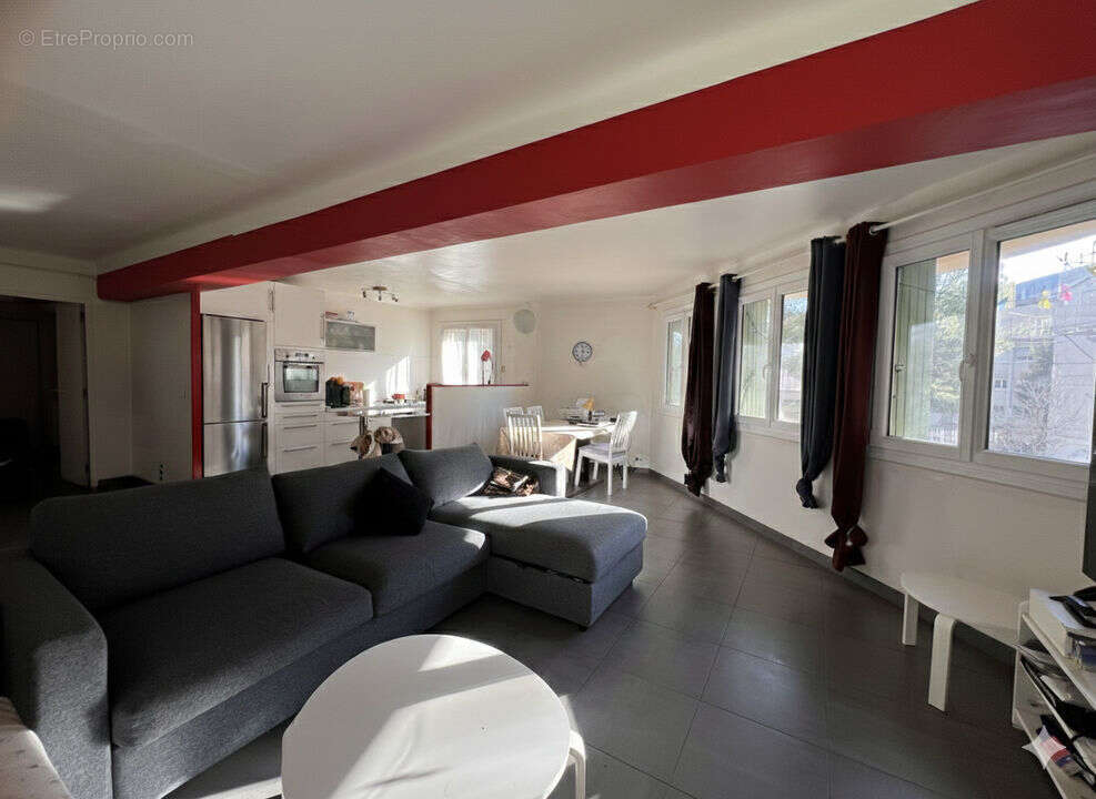 Appartement à MARSEILLE-5E