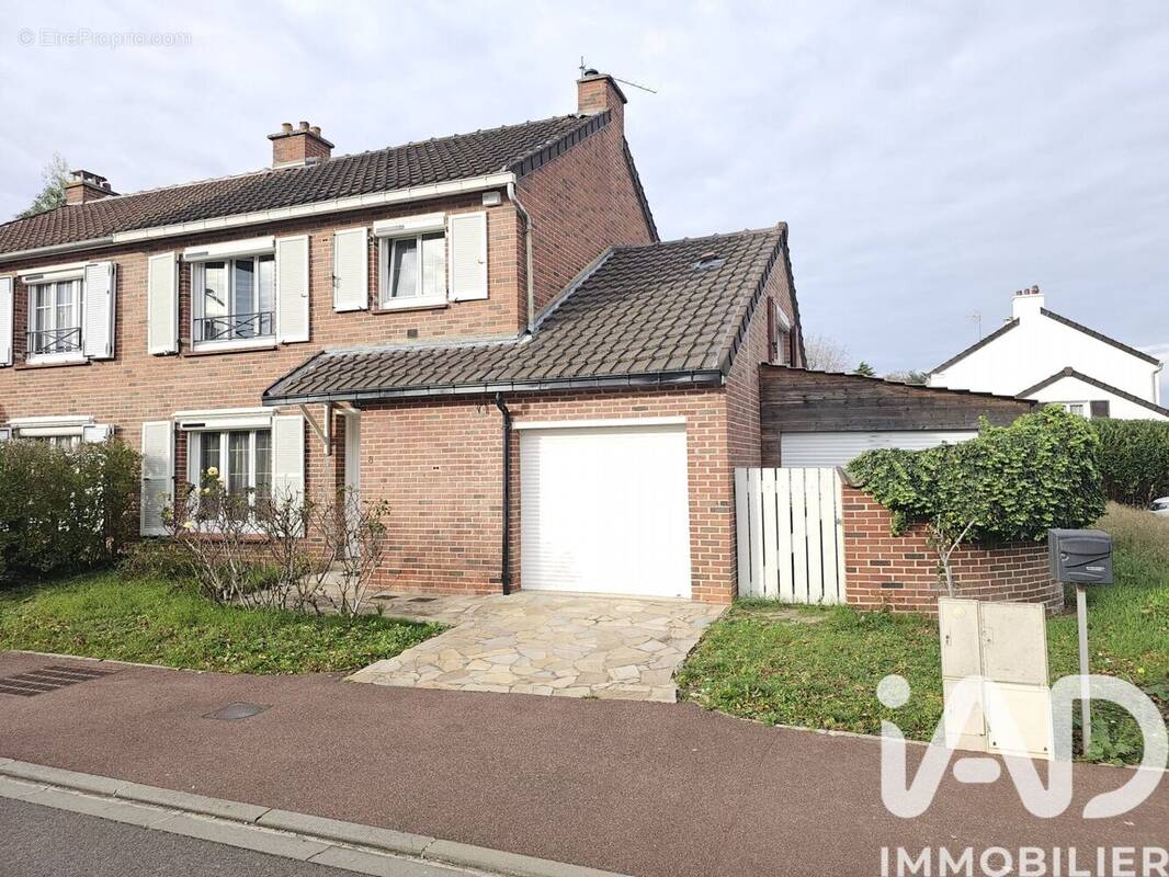 Photo 1 - Maison à COMBS-LA-VILLE