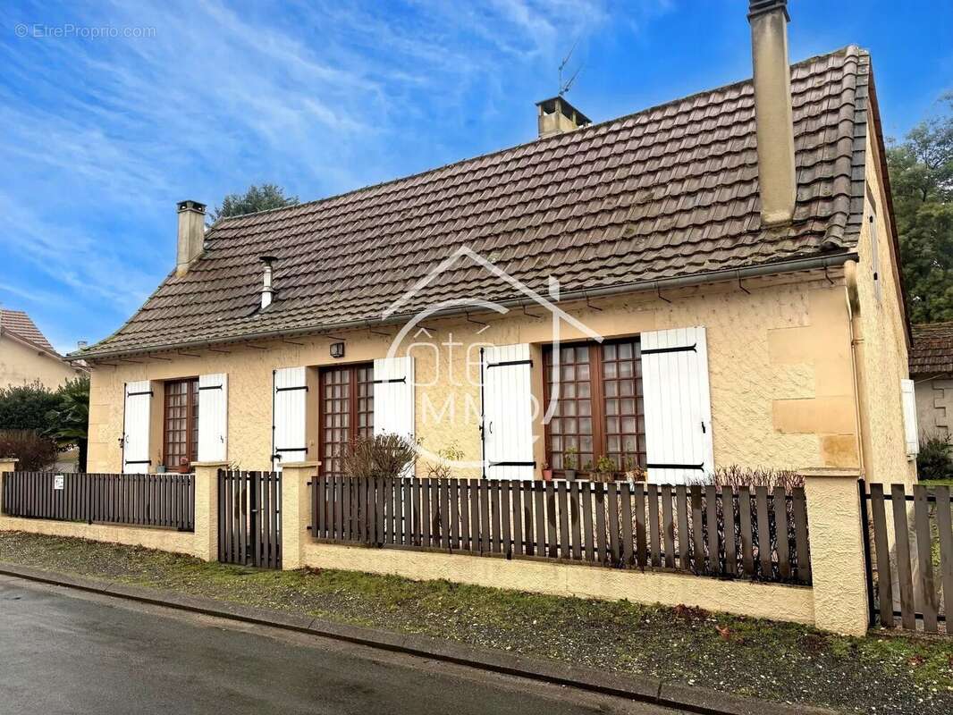 Maison à SAINT-PIERRE-D'EYRAUD