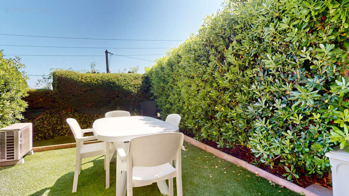 Appartement à VILLENEUVE-LOUBET