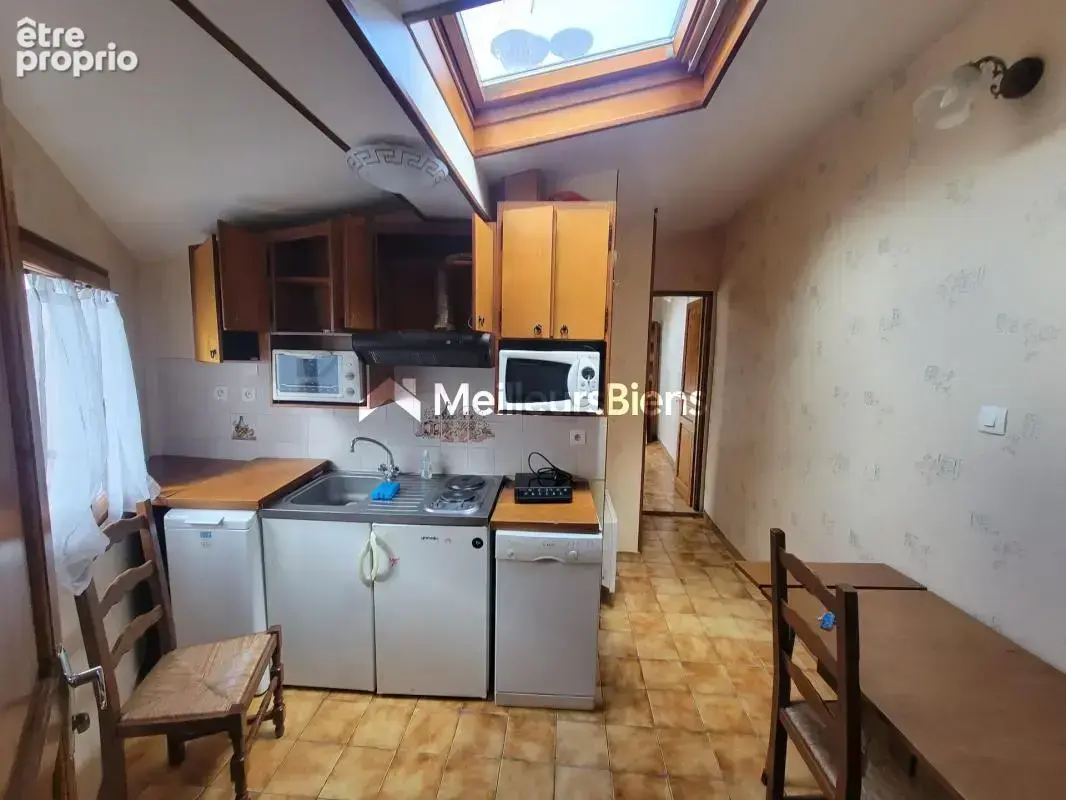 T1 de 24,35 m² au 5e étage à Paris 75003 avec cuisine séparée - photo 3