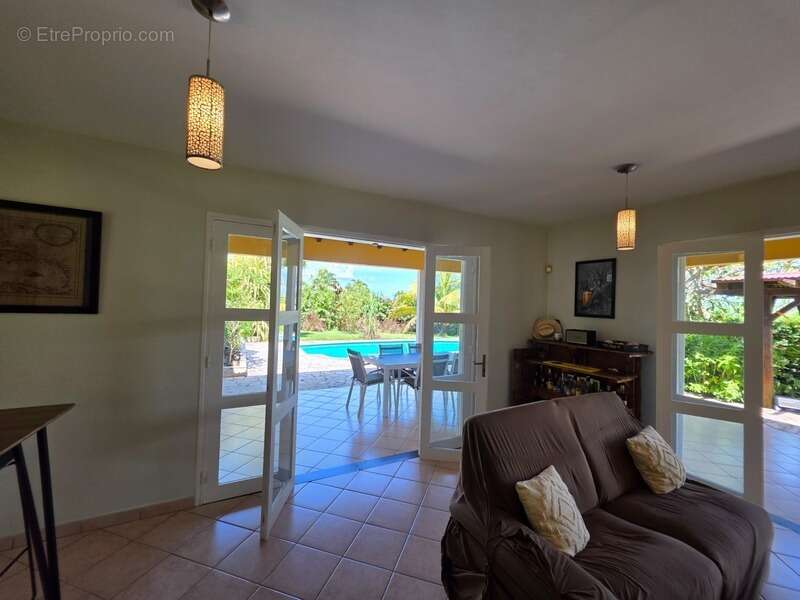 Maison à BAIE-MAHAULT