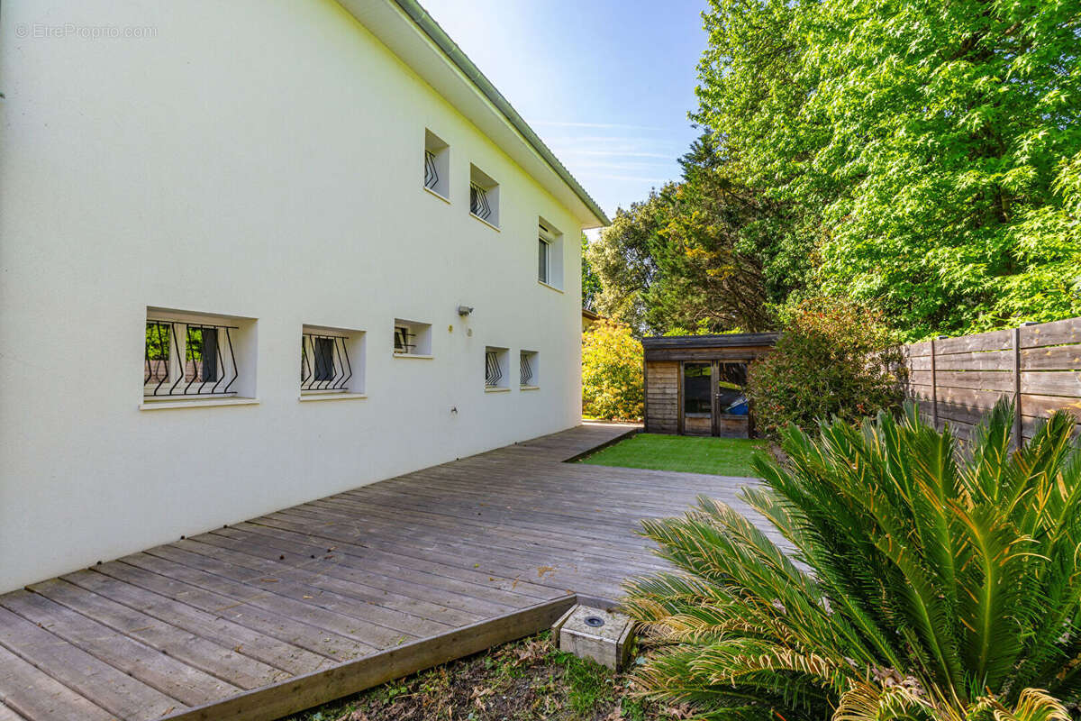 Maison à VILLENAVE-D'ORNON