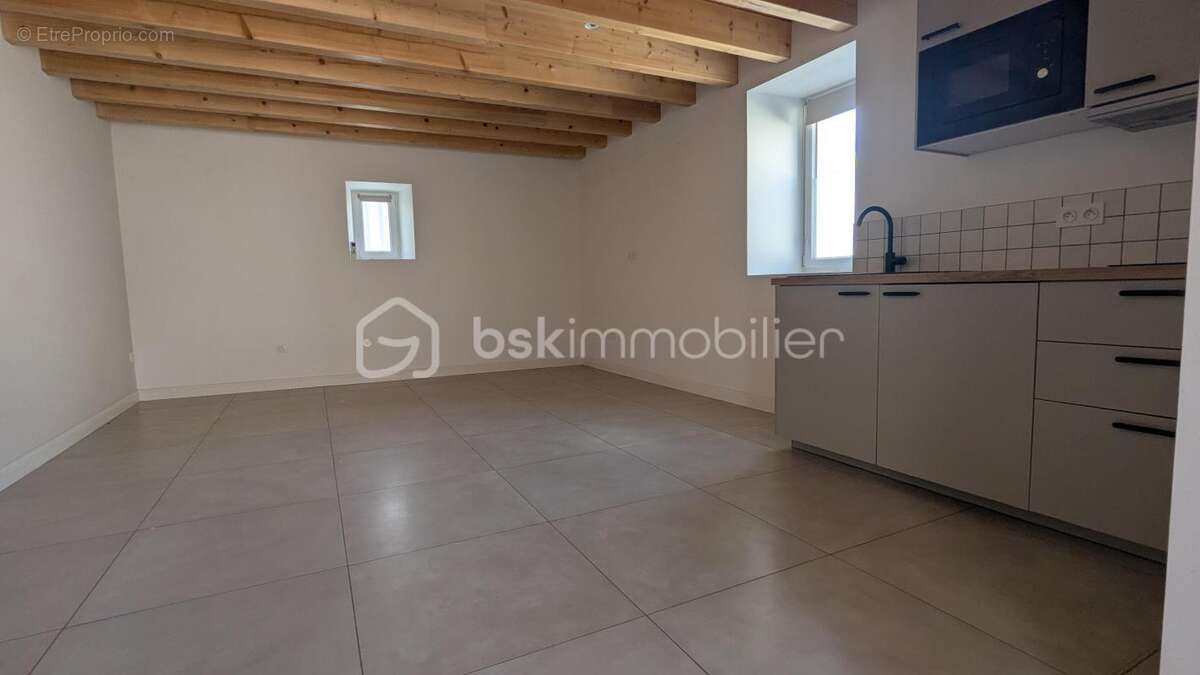 Maison renonvee avec dependance - photo 17