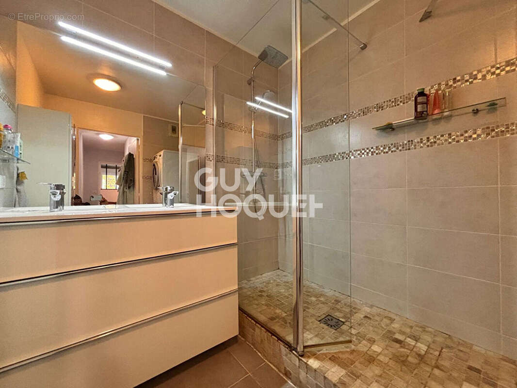 Appartement à SAINT-DENIS