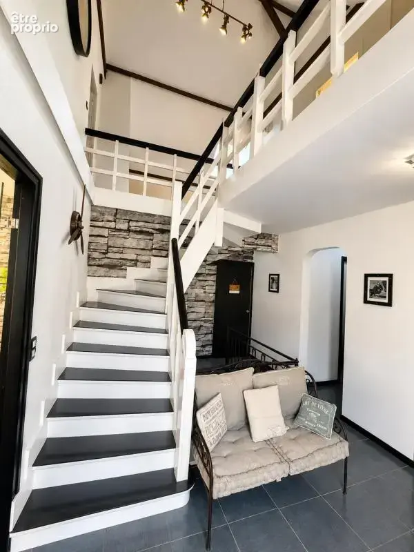 Maison de 9 pièces de 216 m² situé à Bernay - photo 3