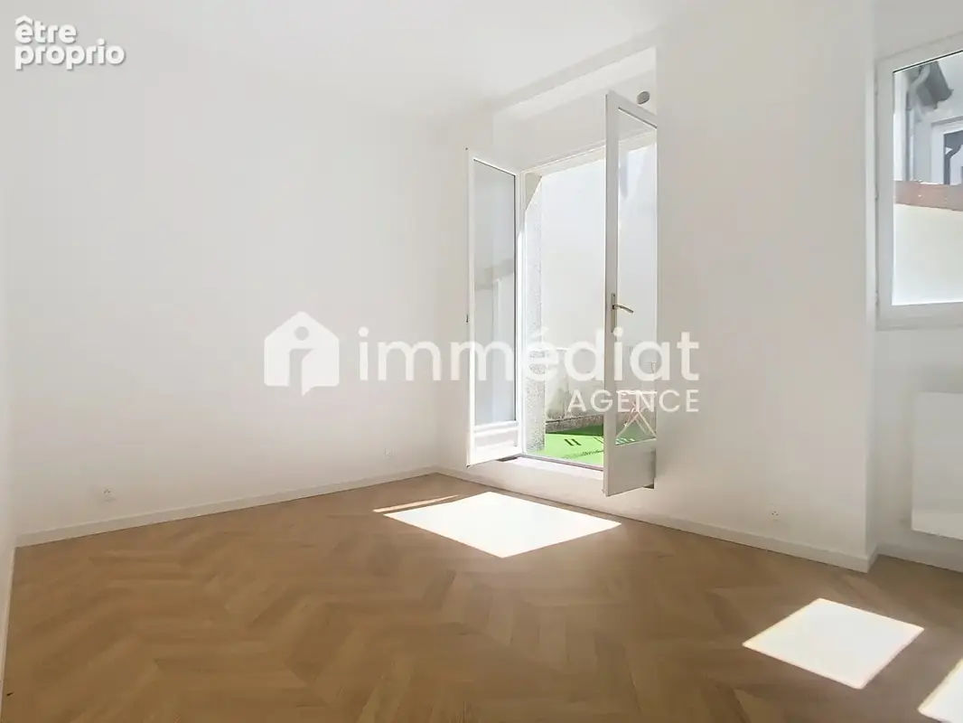 Deux pièces, terrasse 25m2, centre-ville - photo 5