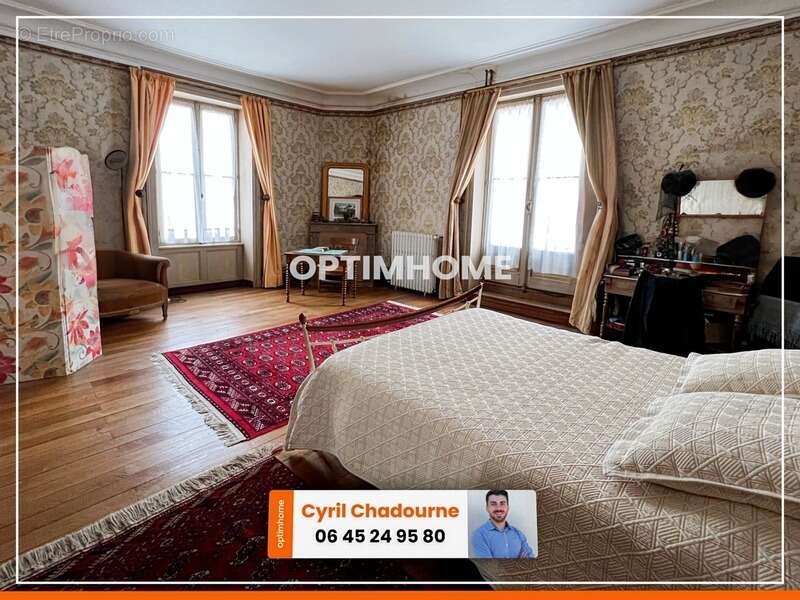 Maison à JAVERLHAC-ET-LA-CHAPELLE-SAINT-ROBERT