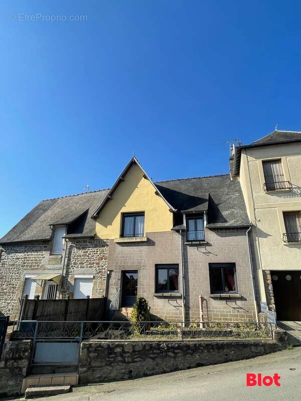 Maison à SAINT-GERMAIN-EN-COGLES