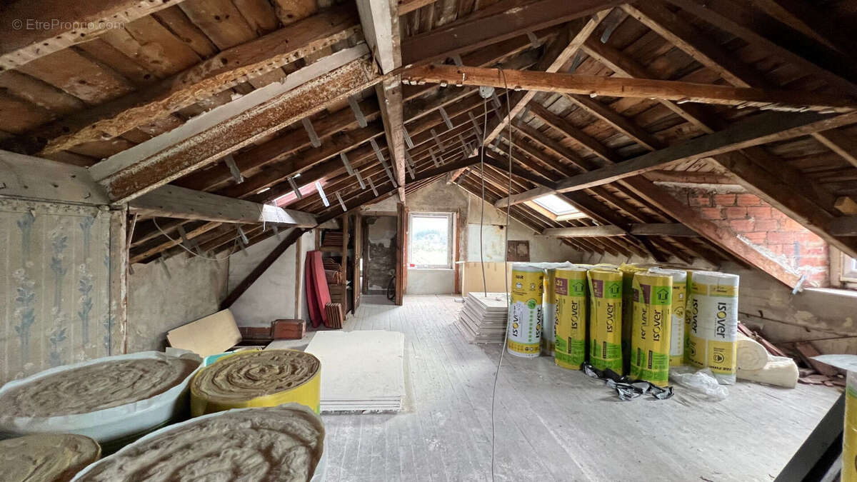 Appartement à SAINT-JUST-MALMONT