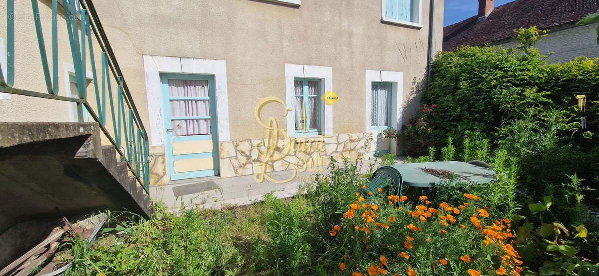 Maison à LA TOUR-SAINT-GELIN