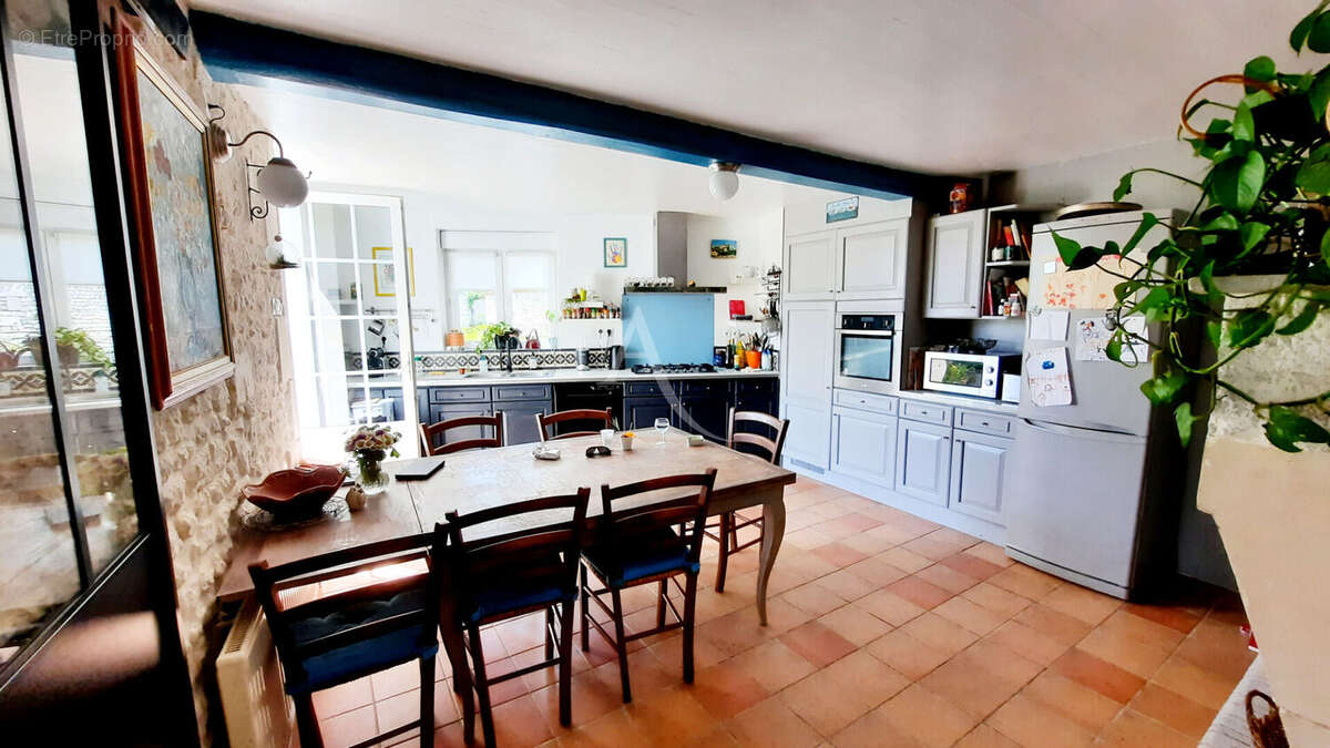 Maison Saintes 9 pièce(s) 220.50 m2 - photo 15