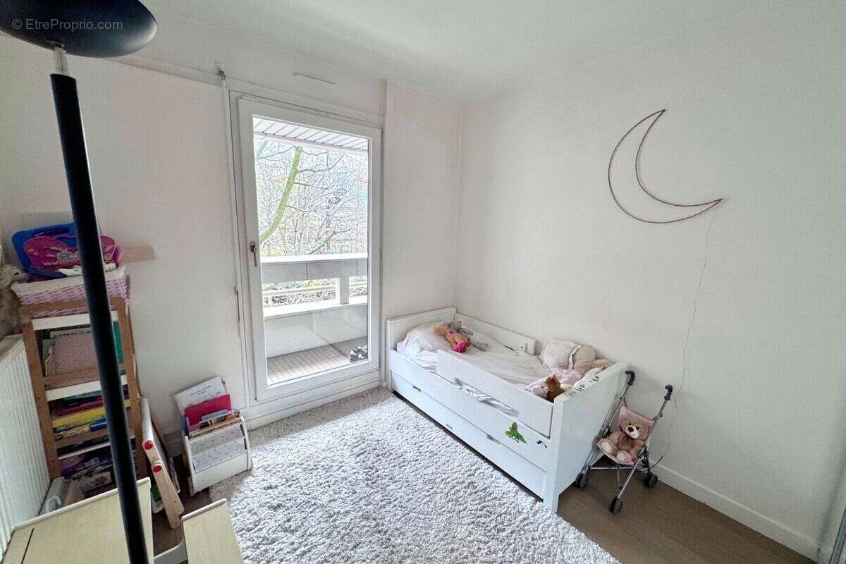 Appartement à LEVALLOIS-PERRET