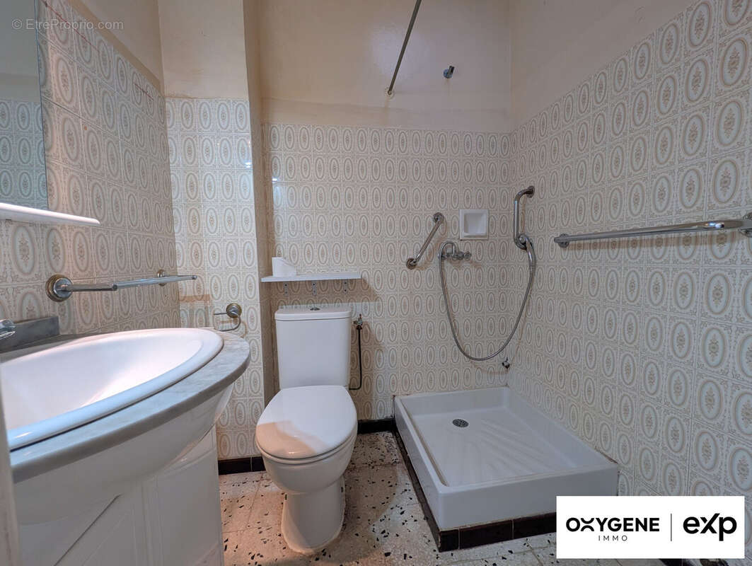 Maison à SAINT-LAURENT-DE-LA-SALANQUE