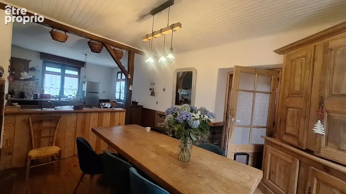 Maison familiale aux beaux volumes, avec piscine et extérieur - photo 8