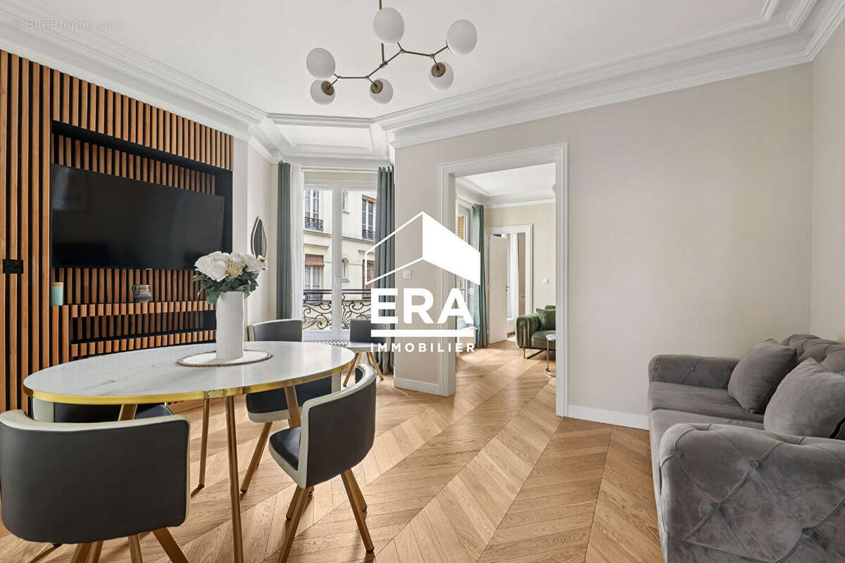 Appartement à PARIS-17E