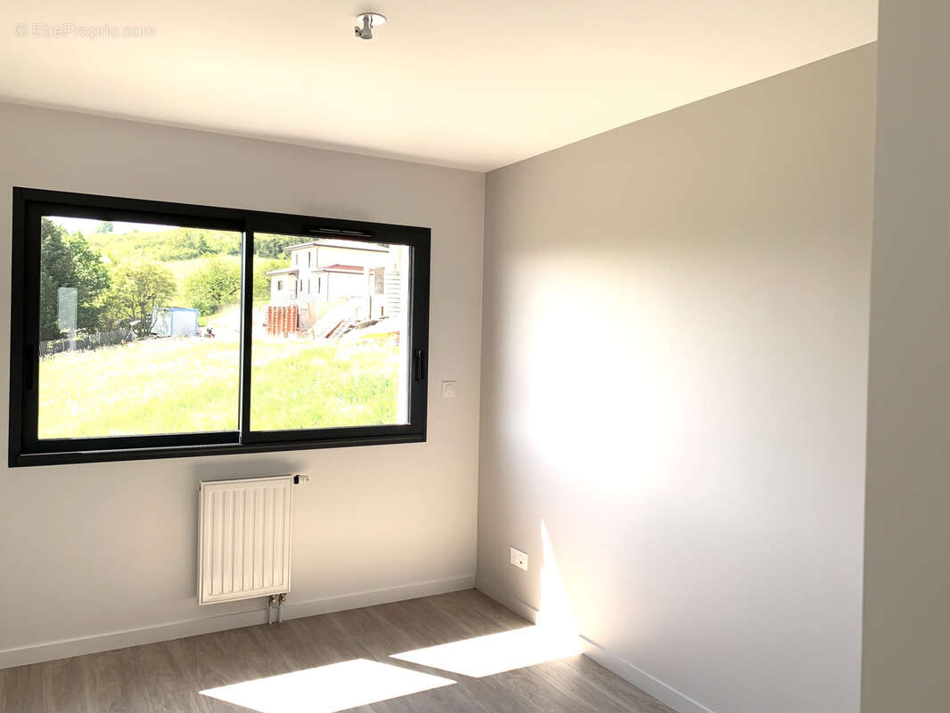 Maison à PERIGNAT-LES-SARLIEVE