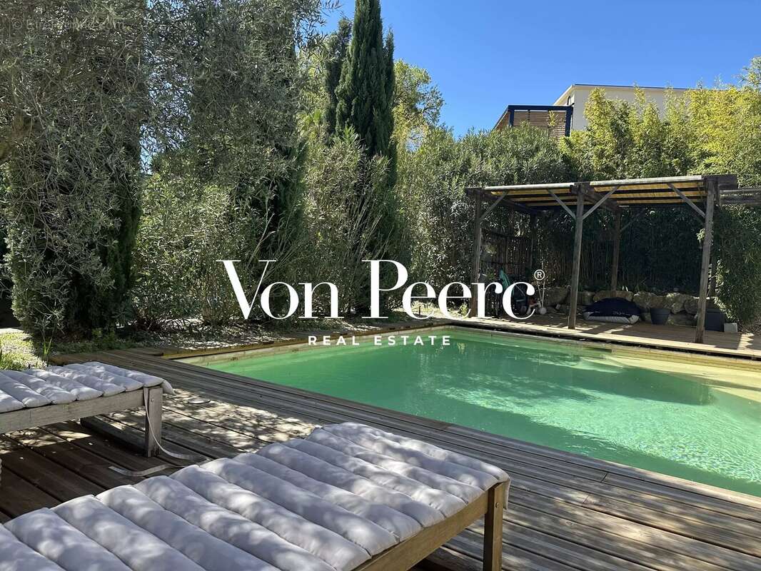 Maison à VILLENEUVE-LES-AVIGNON