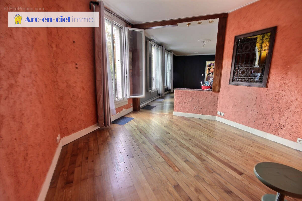 Appartement à PARIS-18E